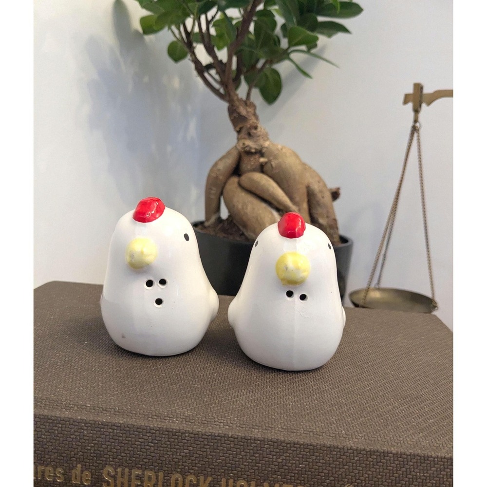 Vintage Chicken Salt and Pepper Shakers – Cute Ceramic Hen‎ Set – Farmhouse
